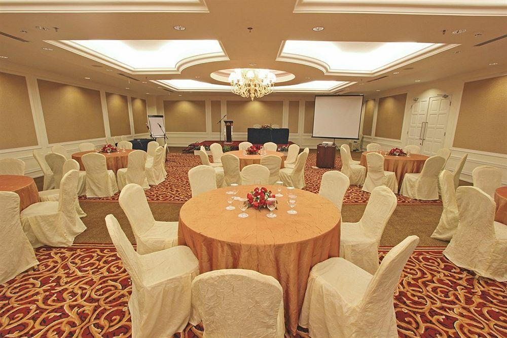 Harmoni One Convention Hotel And Service Apartments Batam Luaran gambar