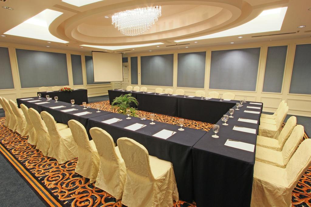 Harmoni One Convention Hotel And Service Apartments Batam Luaran gambar