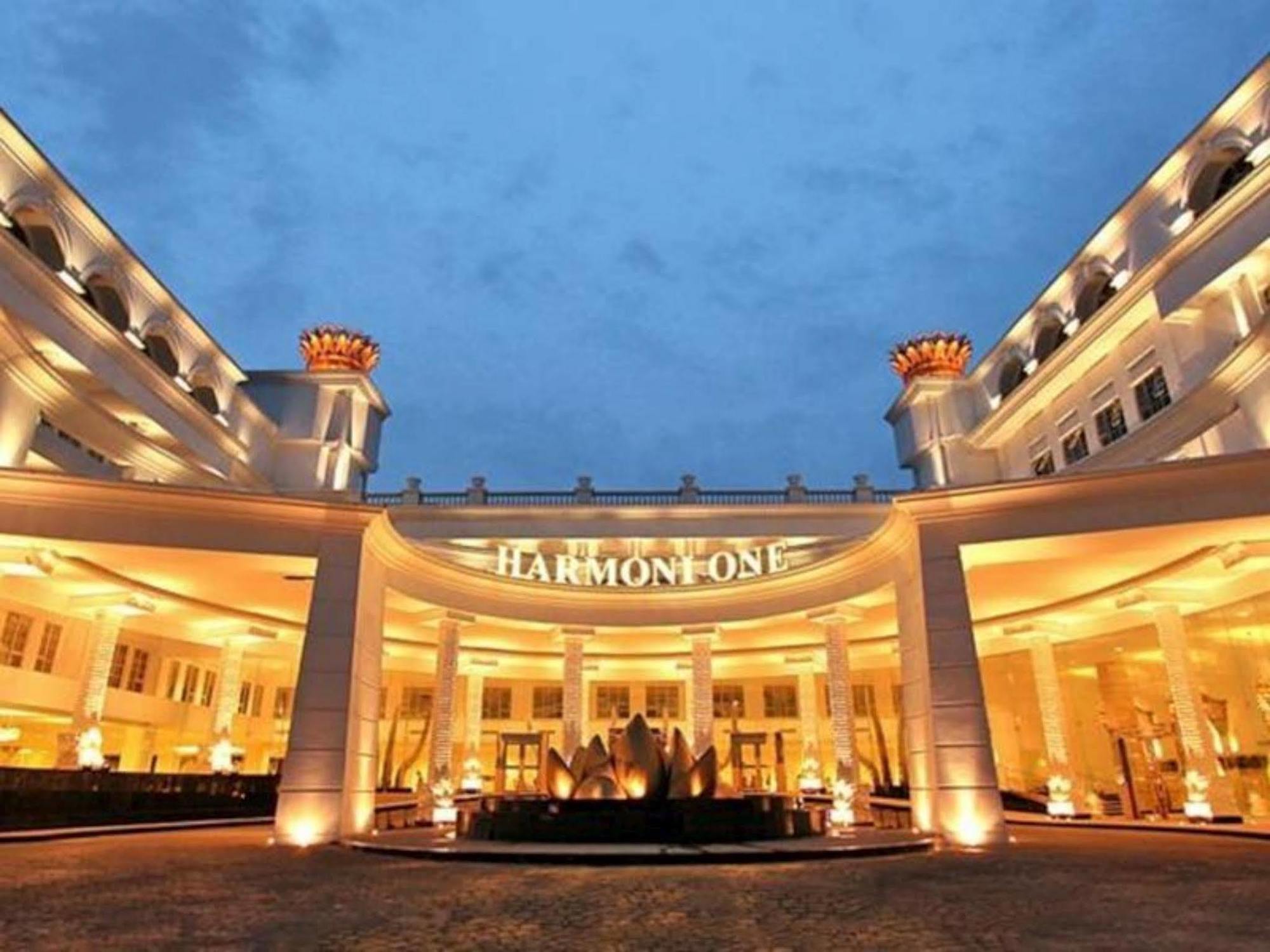 Harmoni One Convention Hotel And Service Apartments Batam Luaran gambar